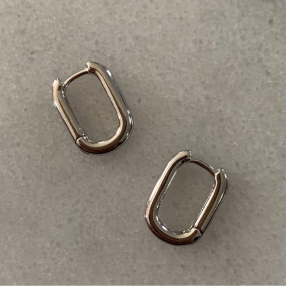 Sterling Silver Oval Huggie Hoop Earrings Brand New - Picture 1 of 4